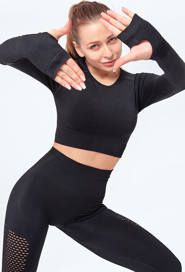 seamless crop top with thumb holes